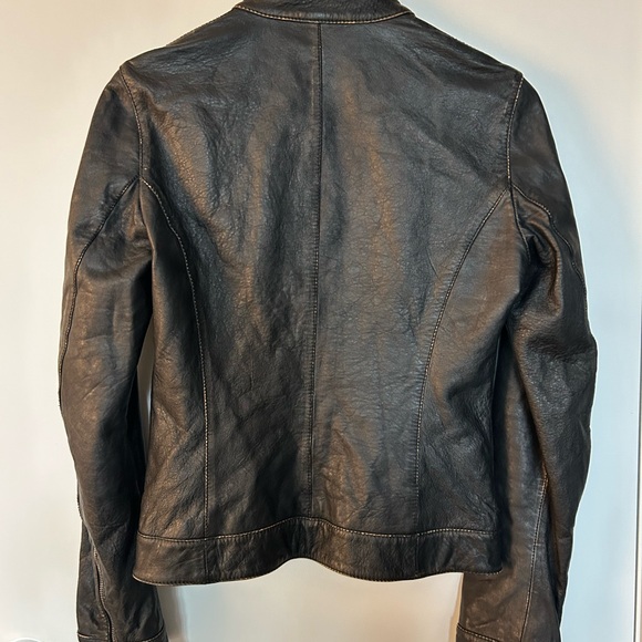 Dolce & Gabbana Black Leather Jacket with Leopard Print Lining - Picture 9 of 16